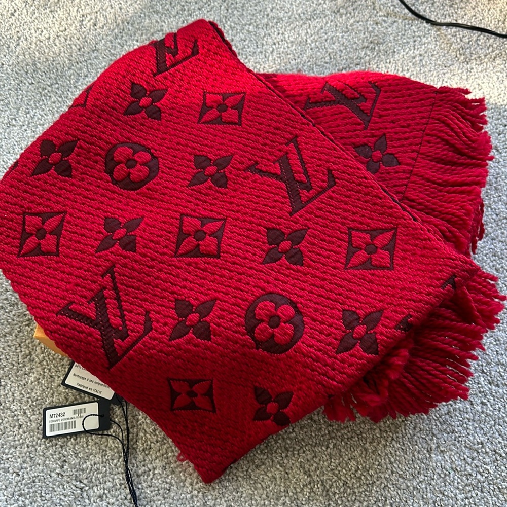 Louis Vuitton Logomania Scarf in red